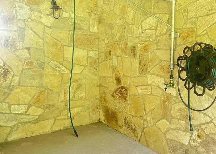 Деревянный коттедж U Golisov